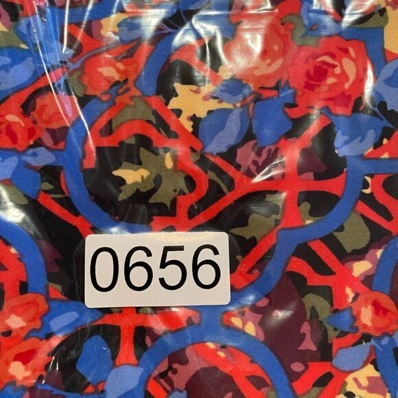 0656  LuLaRoe Size OS Leggings Floral Gate Print Blue and Red New - Picture 3 of 5